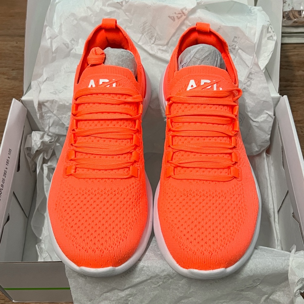 EUC APL Techloom Breeze Laser Red / White Size 6